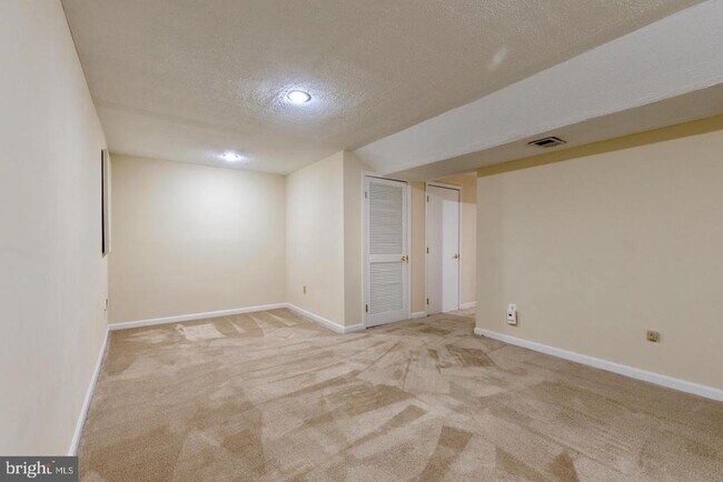 Building Photo - 1020 Smartts Ln NE