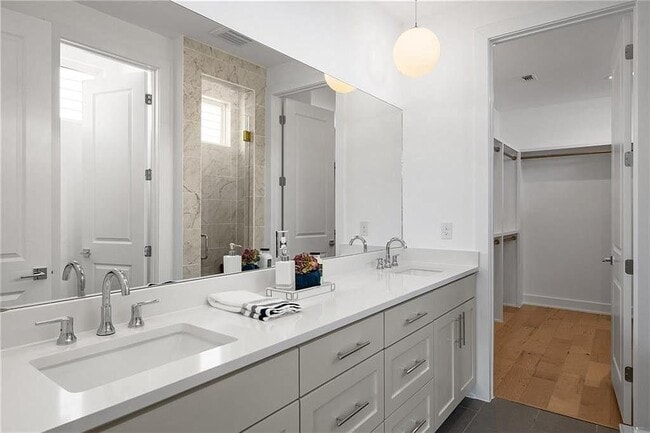 Building Photo - 6321 Keegans Dr