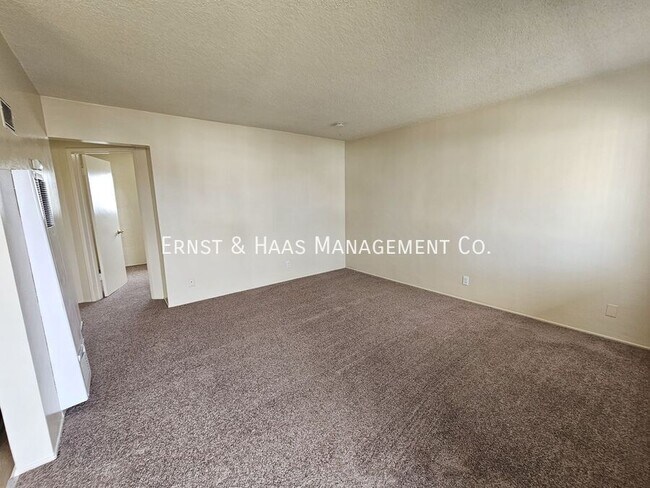 Building Photo - 9119 Rose St