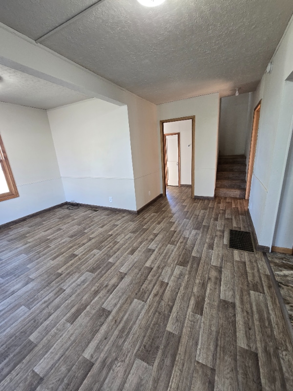 Building Photo - 402 1st St N