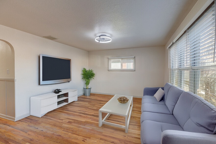 Building Photo - 2327 Fulton St