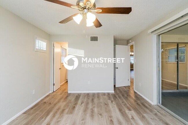 Building Photo - 3 Bedroom Pet-Friendly Home in clearwater, FL with Main Street Renewal