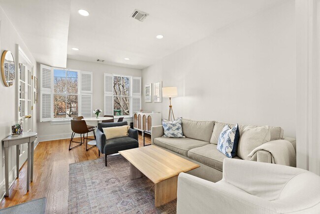 Building Photo - 259 4th St