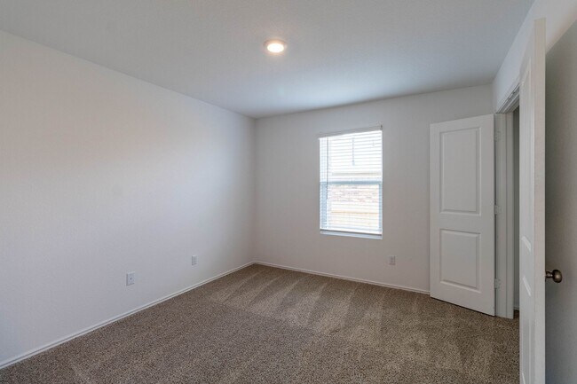 Building Photo - 5601 Bellissima Way