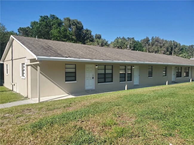 Building Photo - 3300 S 7th St