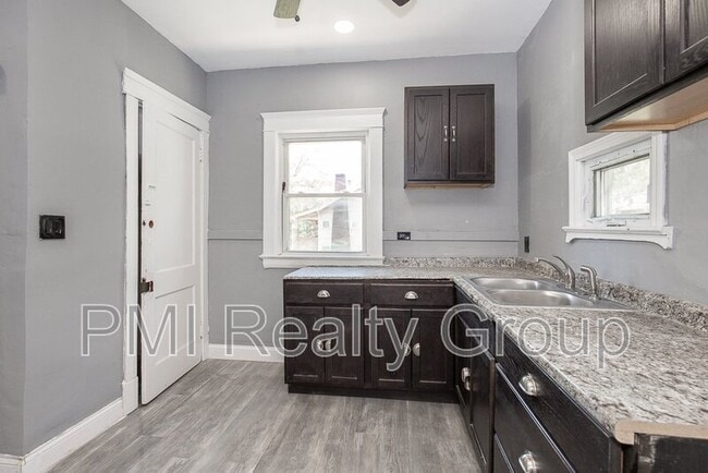 Building Photo - 12203 Castlewood Ave