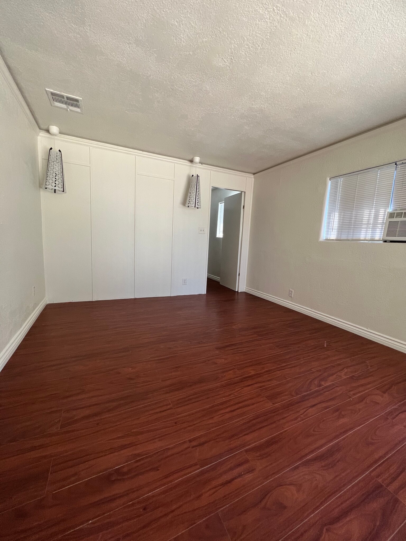 Master bedroom - 8731 Colbath Ave