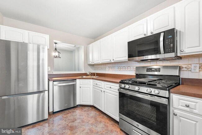 Building Photo - 509 Cascade Ct