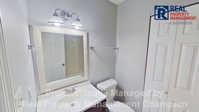 Building Photo - 3 BD/2 BA Home w/Attached Garage, Large Fenced Yard and Easy Access to Camp Lejeune