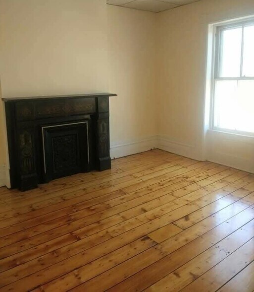 Building Photo - 310 3rd St