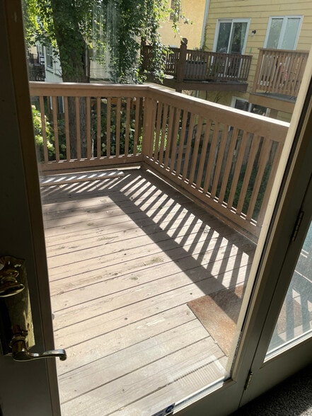 Building Photo - 3821 Davenport St