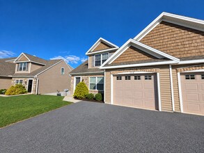 Building Photo - 172 Randolph Dr