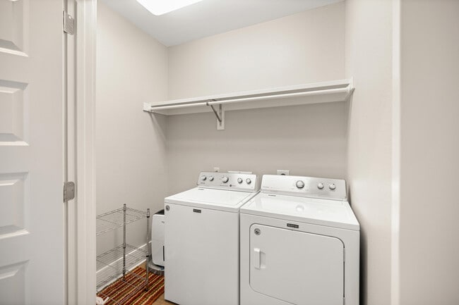 Building Photo - 56 Penelope St