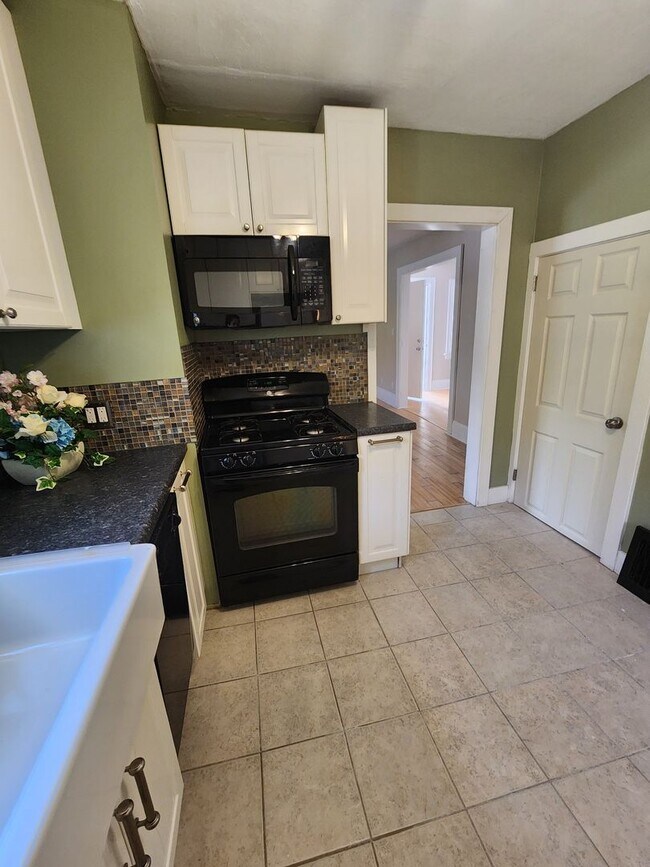 Building Photo - 97 E Emerling Ave