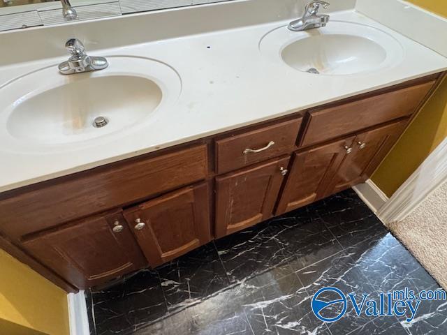 Building Photo - 302 Earnhardt Dr