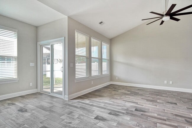Building Photo - 876 Culbertson Ave