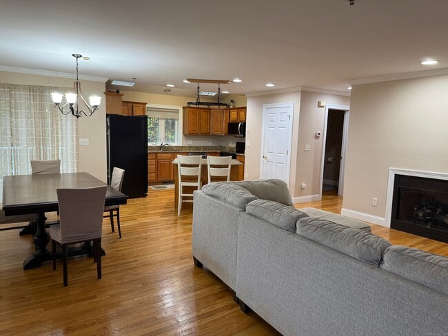 Building Photo - 55 Stetson Pl