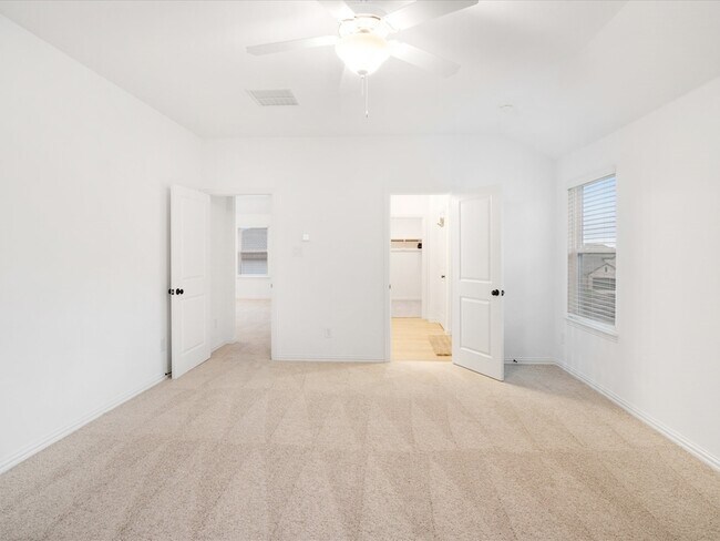 Building Photo - 2116 Sunnymede Dr