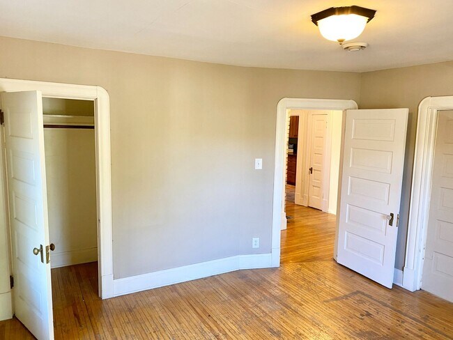 Building Photo - 3040 Colfax Ave South