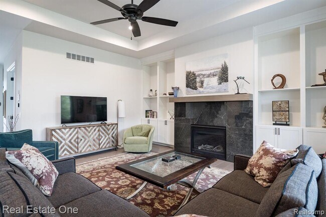 Building Photo - 850 Marlayna Dr