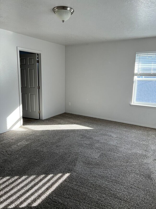 Building Photo - 4 bed 2.5 bath home in Meridian Idaho