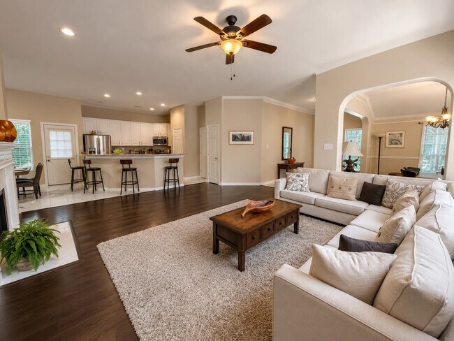 Building Photo - 15 Bayou Springs Ct
