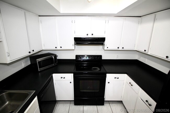 Building Photo - 6287 Scotch Pine Ln