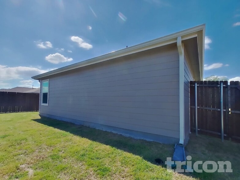 Building Photo - 6001 Determine Ln