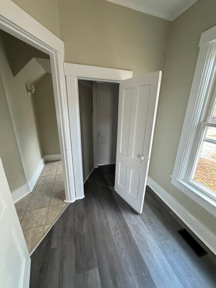 Building Photo - 92 Prospect St