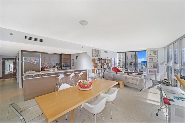 Building Photo - 465 Brickell Ave