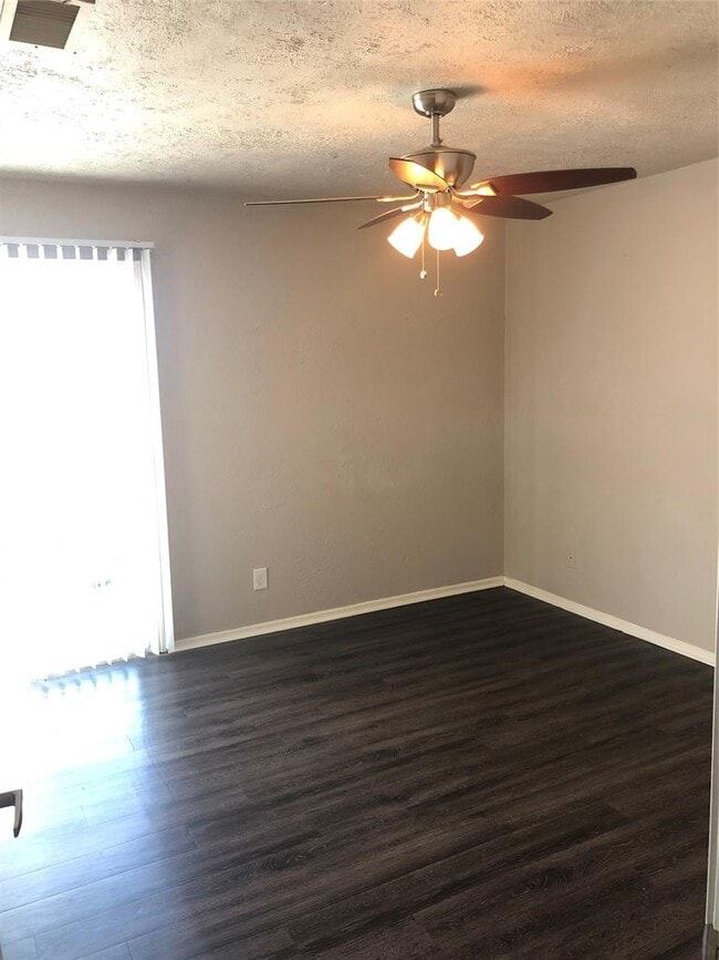 Building Photo - 7302 Duval St