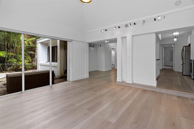 Building Photo - 5845 SW 88th St