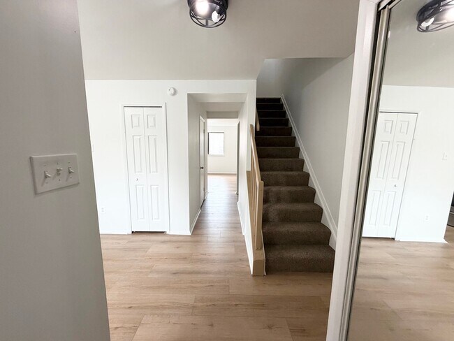 Building Photo - 7038 Knighthood Ln