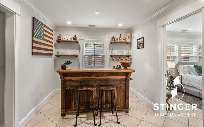 Building Photo - 150 Brickyard Point Rd S