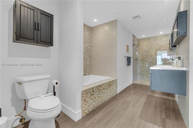 Building Photo - 3340 NE 190th St