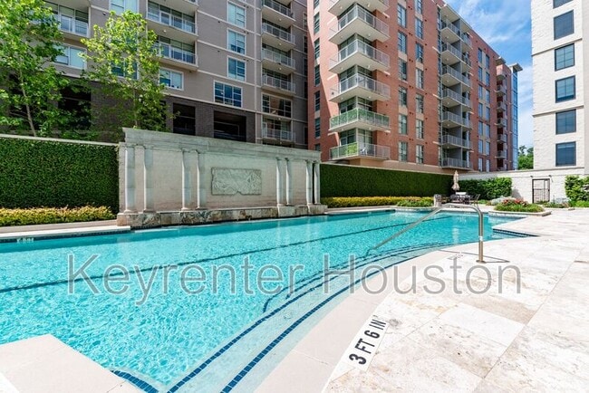 Building Photo - 1005 S Shepherd Dr