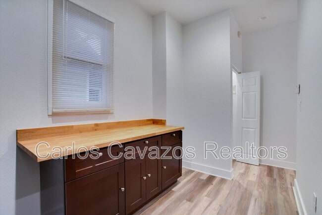 Building Photo - 5513 Victor St