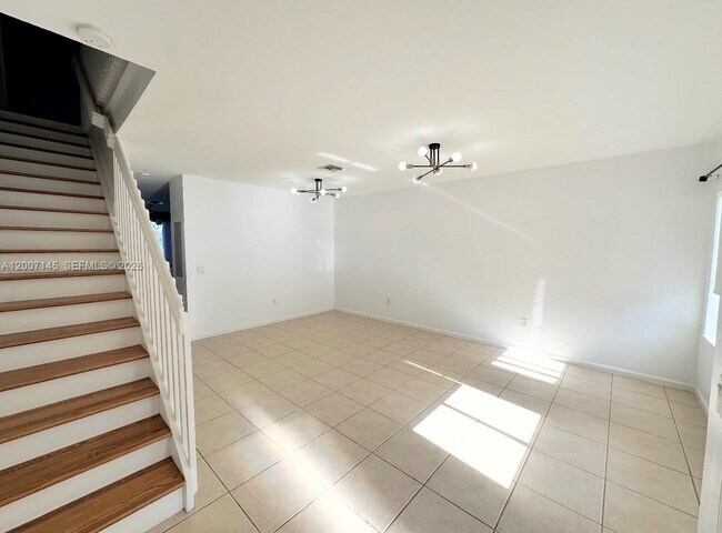 Building Photo - 2641 SW 83rd Ave