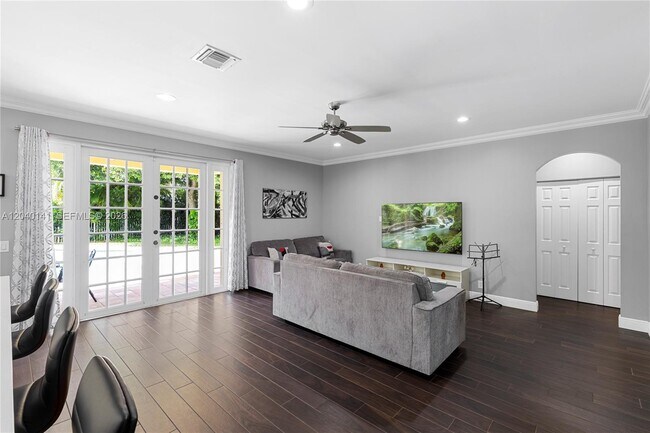 Building Photo - 4228 Laurel Ridge Cir