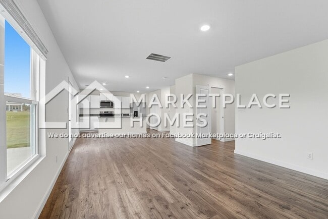 Building Photo - 4151 Hines Ln NE