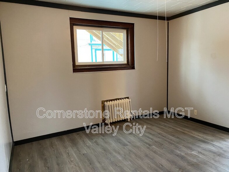 Building Photo - 261 College St SE