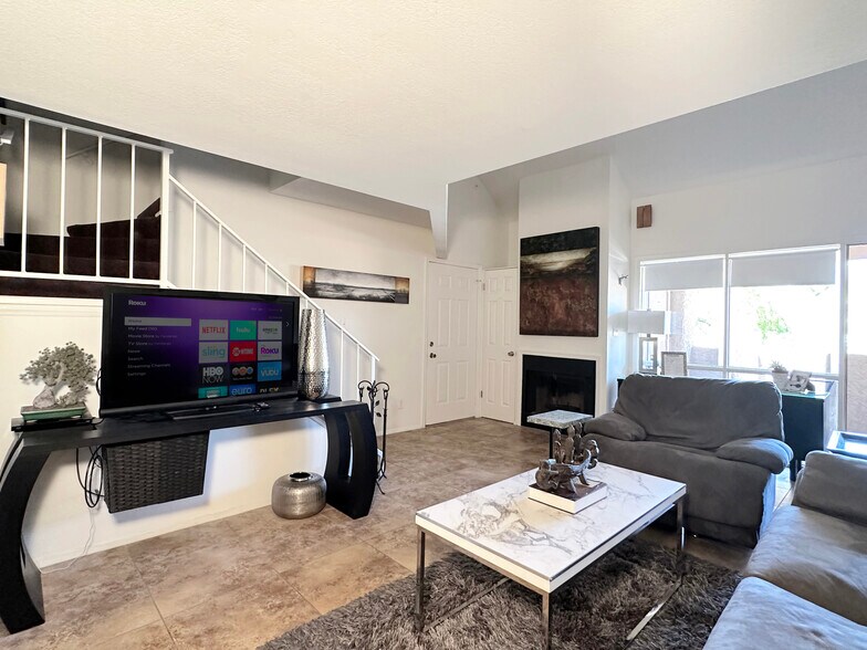 Building Photo - 1211 N. Miller Road