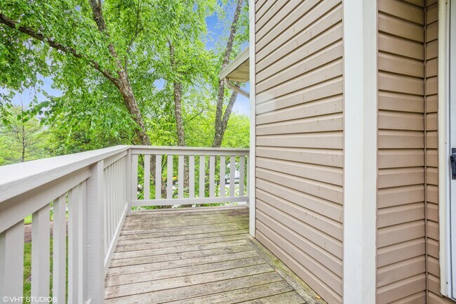 Building Photo - 583 W Parkside Dr