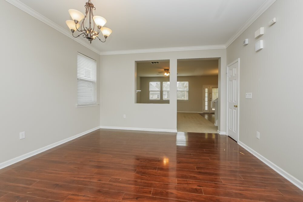 Building Photo - 136 Maple Hill Dr