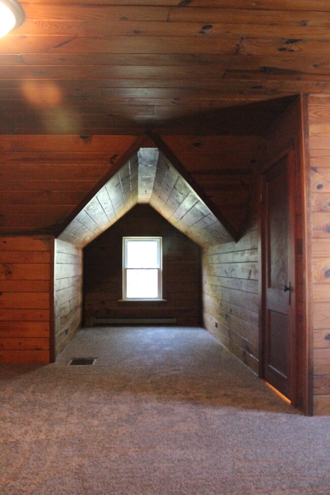 Building Photo - 1018 S Evergreen Ave