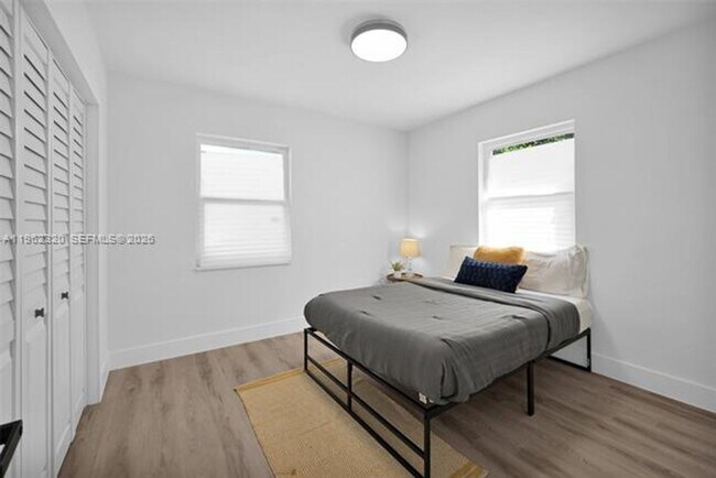 Building Photo - 6540 SW 4th St