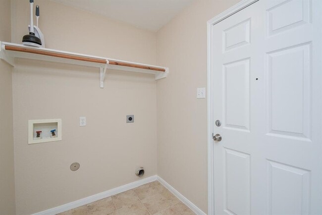 Building Photo - 29031 Rio Grande River Dr