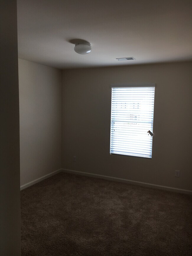 Building Photo - Doss Ferry Community – Kimberly, AL | 2-Story Home Built in 2017 | 3 Bedrooms, 2.5 Baths | Fenced...