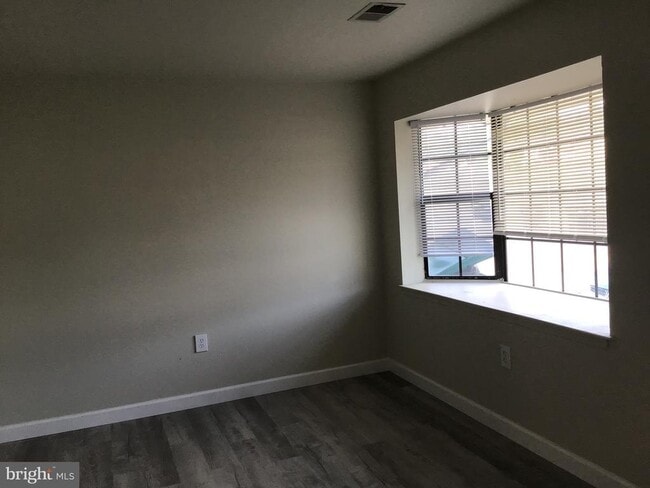 Building Photo - 1065 Filbert St