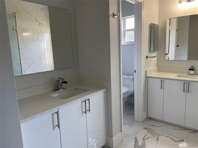 Building Photo - 4293 Laurel Ridge Cir